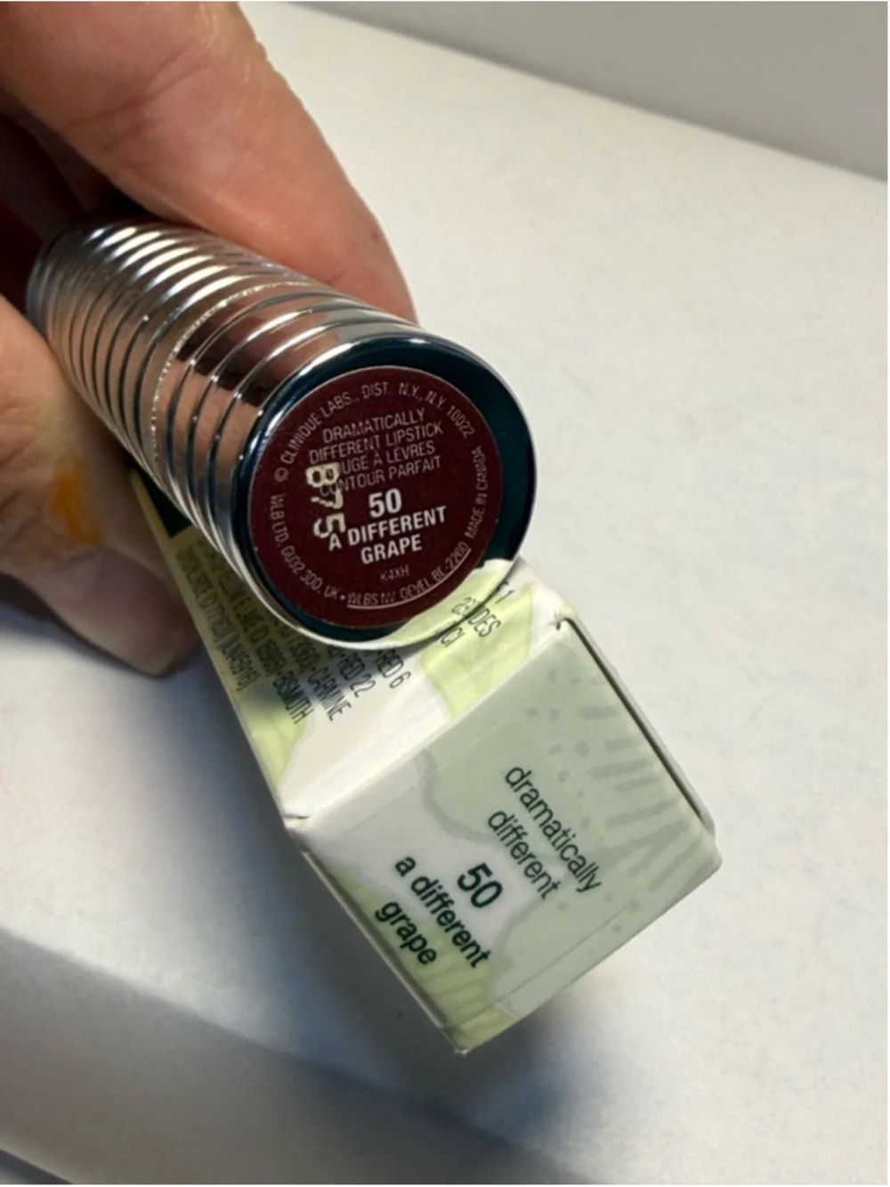 Clinique 50 A Different Grape Dramatically Different Lipstick New In Box